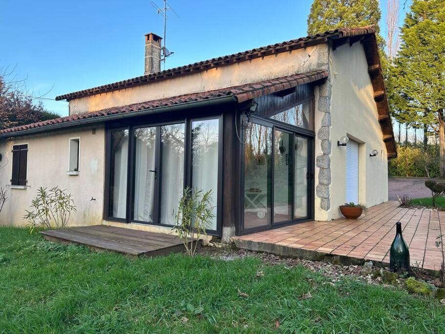 Maison Paisible Avec Lac Prive Secondigny Экстерьер фото